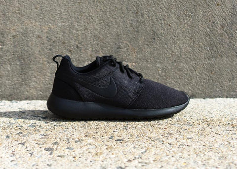 NIKE - Men - Roshe Run - Black Mono