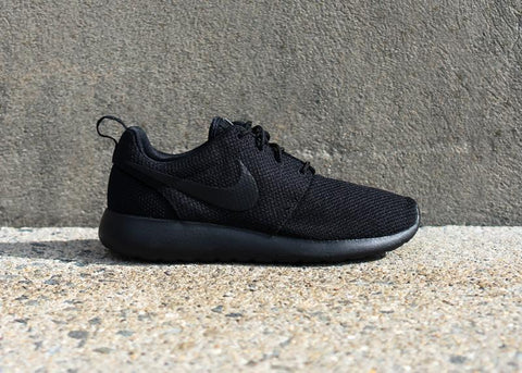 NIKE - Women - W Roshe One - Black/Black