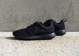NIKE - Women - W Roshe One - Black/Black