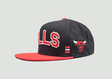 MITCHELL & NESS - Accessories - Training Room Snapback - Black/Red