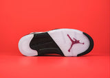 JORDAN - Men - Retro 5 - White/Red/Black