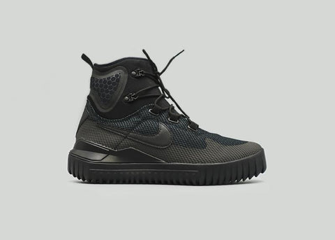 NIKE - Men - Air Wild Mid - Black
