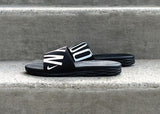 NIKE - Men - NBA Nets Benassi - Black/White