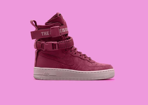 NIKE - Women - W SF Air Force 1 - Red