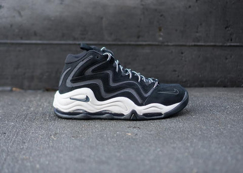 NIKE - Men - Air Pippen - Black/White