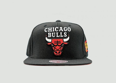 MITCHELL & NESS - Accessories - Finals Bulls Snapback - Black/Red