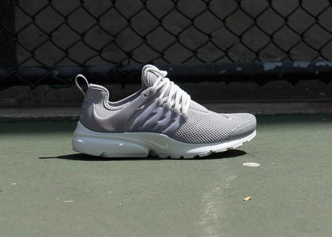NIKE - Women - W Presto SE - Grey
