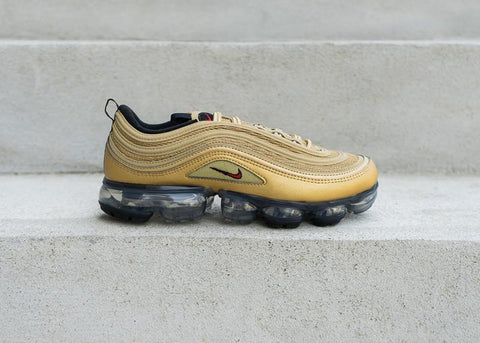NIKE - Men - Air VaporMax 97 - Metallic Gold/Red