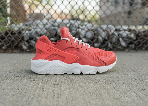 NIKE - Women - W Air Huarache Run SE - Pink/White